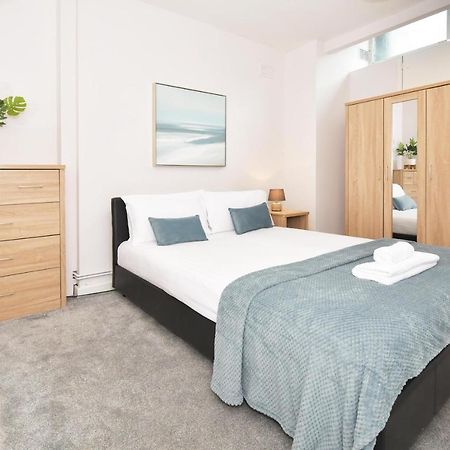 Wistaston House By Yourstays 5 Double Bedrooms And 2 Bathrooms, Great For Groups! Book Now! Кру Экстерьер фото