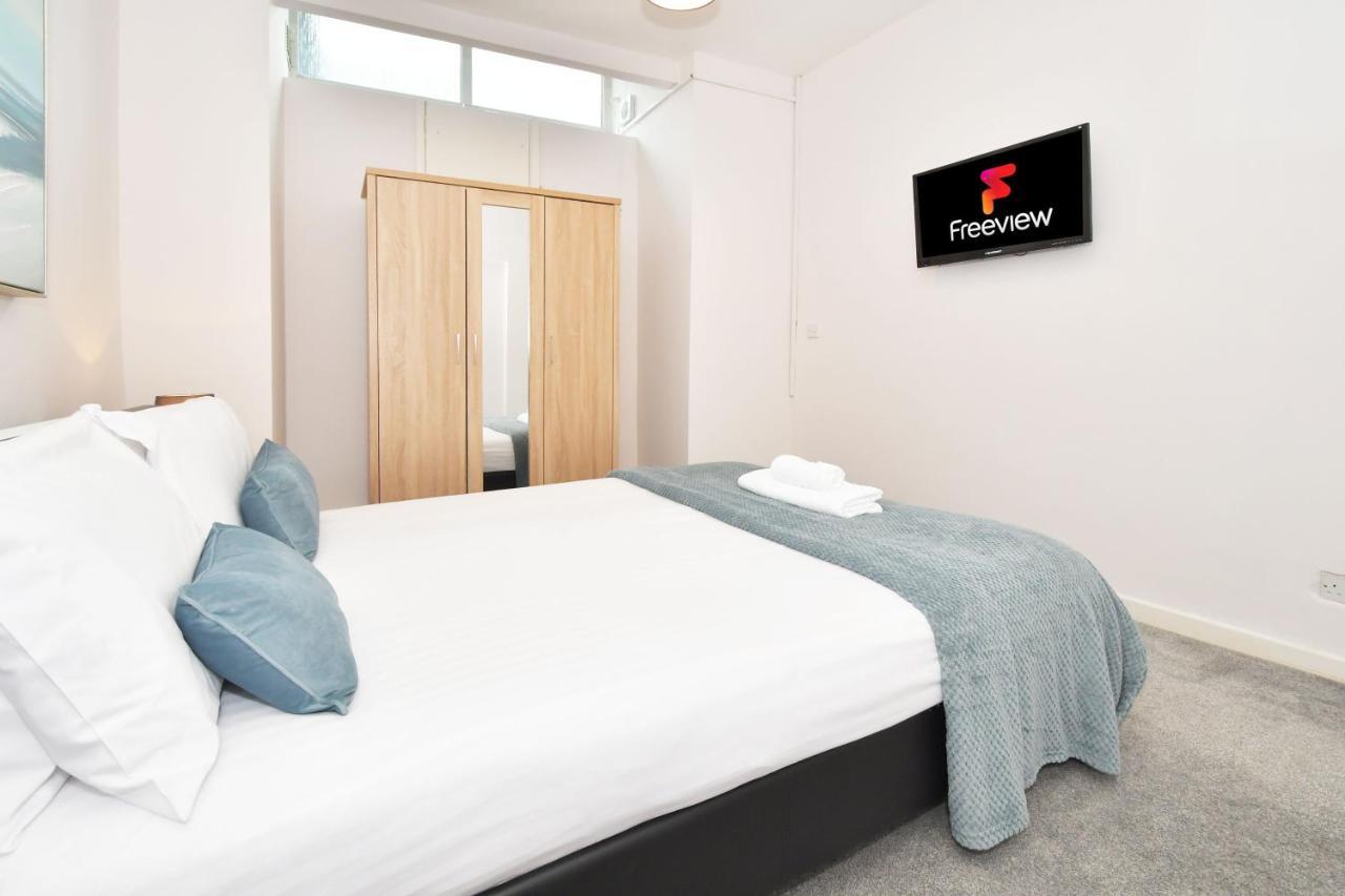 Wistaston House By Yourstays 5 Double Bedrooms And 2 Bathrooms, Great For Groups! Book Now! Кру Экстерьер фото