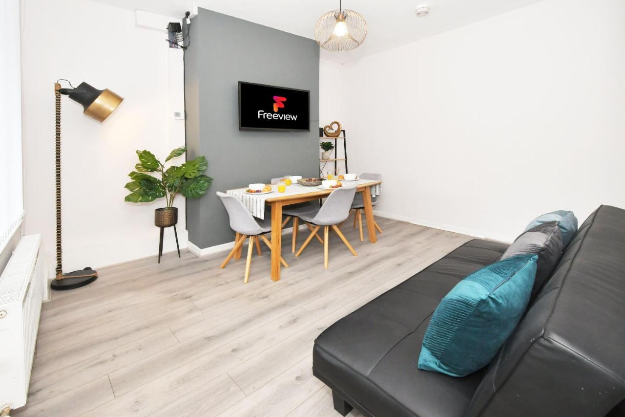 Wistaston House By Yourstays 5 Double Bedrooms And 2 Bathrooms, Great For Groups! Book Now! Кру Экстерьер фото