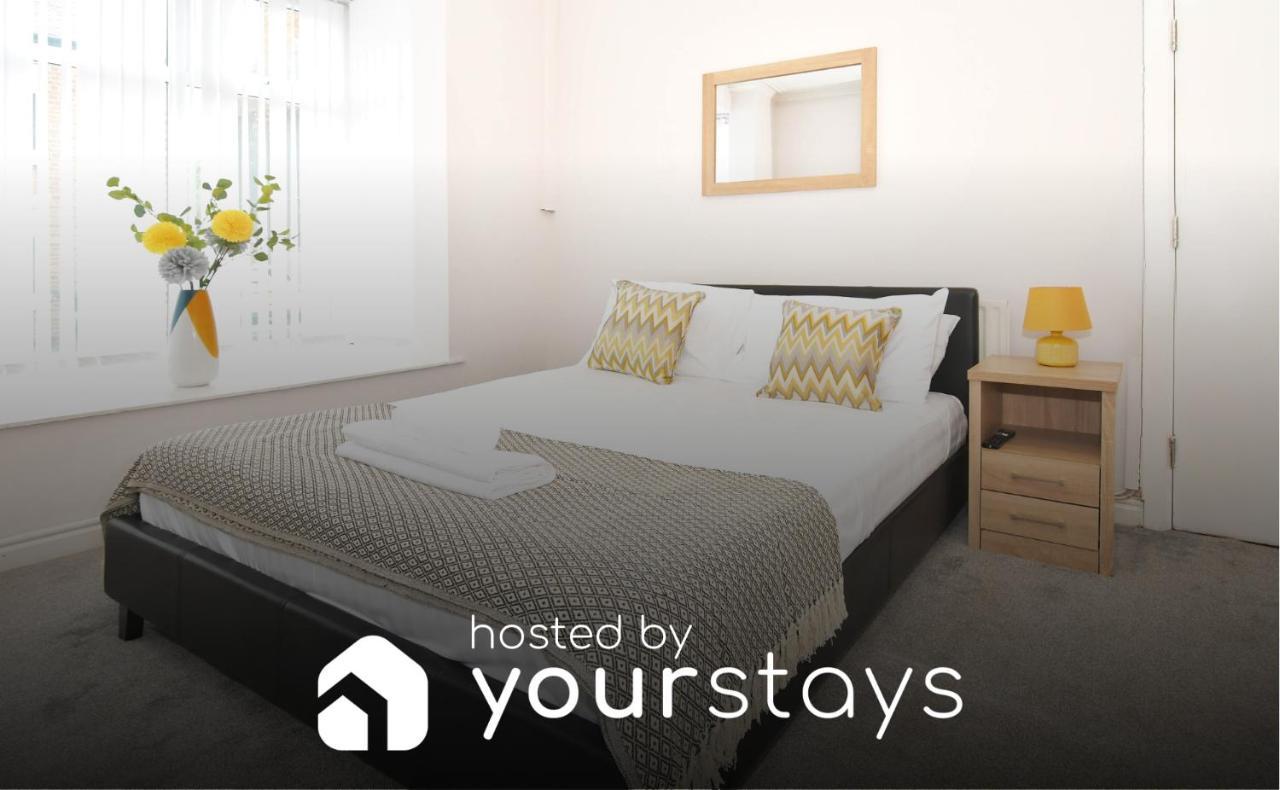 Wistaston House By Yourstays 5 Double Bedrooms And 2 Bathrooms, Great For Groups! Book Now! Кру Экстерьер фото